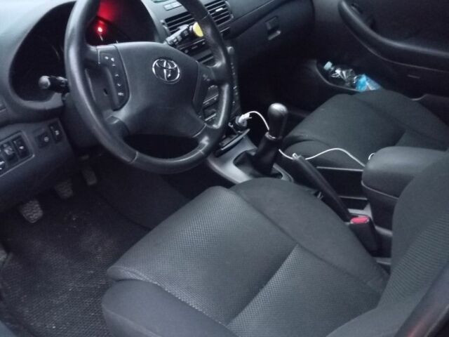 Красный Тойота Авенсис, объемом двигателя 0 л и пробегом 299 тыс. км за 6200 $, фото 5 на Automoto.ua