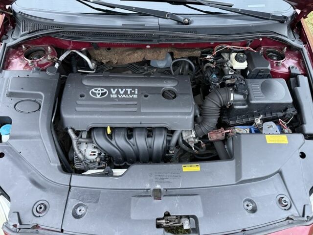 Красный Тойота Авенсис, объемом двигателя 1.6 л и пробегом 275 тыс. км за 1850 $, фото 10 на Automoto.ua