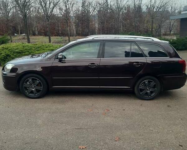 Червоний Тойота Авенсіс, об'ємом двигуна 2 л та пробігом 232 тис. км за 7300 $, фото 1 на Automoto.ua