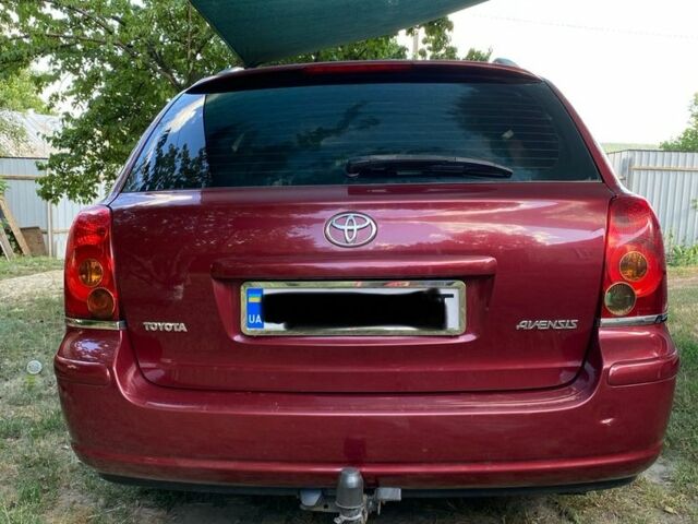 Красный Тойота Авенсис, объемом двигателя 2.2 л и пробегом 300 тыс. км за 4900 $, фото 1 на Automoto.ua