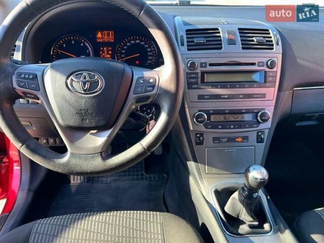 Красный Тойота Авенсис, объемом двигателя 2 л и пробегом 327 тыс. км за 8000 $, фото 6 на Automoto.ua