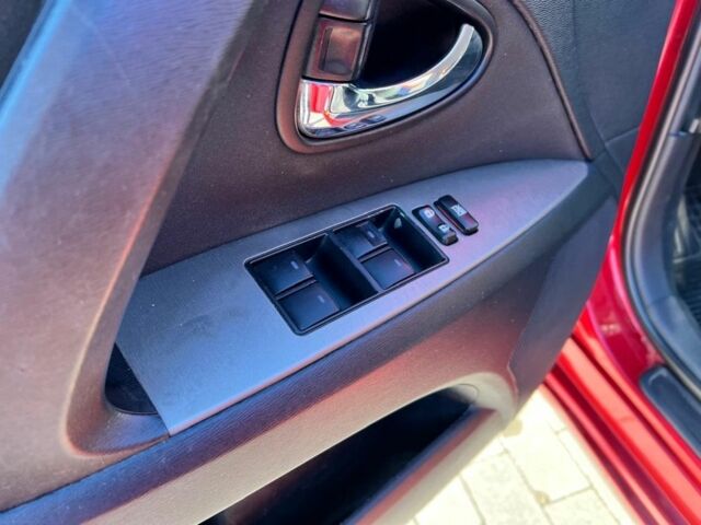 Красный Тойота Авенсис, объемом двигателя 2 л и пробегом 327 тыс. км за 8000 $, фото 12 на Automoto.ua