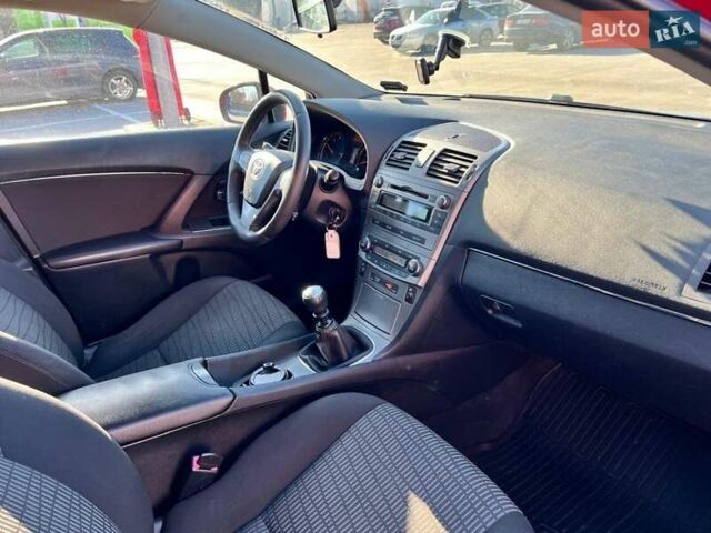 Красный Тойота Авенсис, объемом двигателя 2 л и пробегом 327 тыс. км за 8000 $, фото 10 на Automoto.ua
