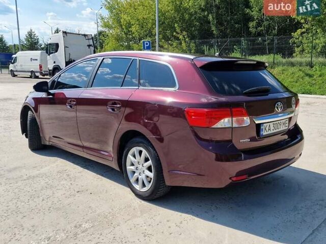 Красный Тойота Авенсис, объемом двигателя 2 л и пробегом 272 тыс. км за 10000 $, фото 2 на Automoto.ua