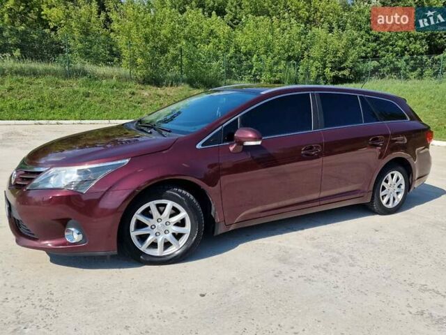 Красный Тойота Авенсис, объемом двигателя 2 л и пробегом 272 тыс. км за 10000 $, фото 4 на Automoto.ua