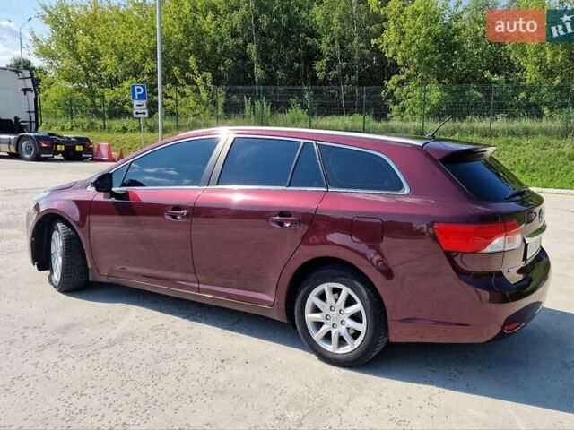 Красный Тойота Авенсис, объемом двигателя 2 л и пробегом 272 тыс. км за 10000 $, фото 7 на Automoto.ua