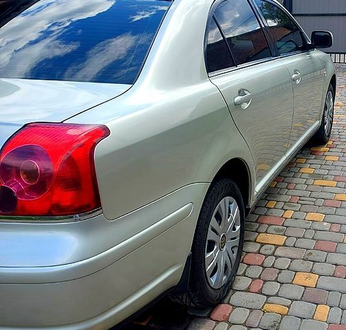 Тойота Авенсис, объемом двигателя 1.8 л и пробегом 360 тыс. км за 5500 $, фото 2 на Automoto.ua