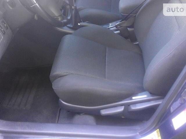 Тойота Авенсіс, об'ємом двигуна 2 л та пробігом 331 тис. км за 5100 $, фото 12 на Automoto.ua