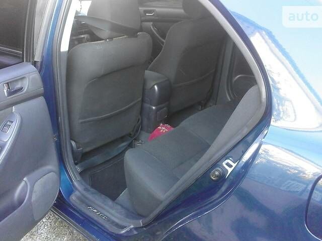 Тойота Авенсіс, об'ємом двигуна 2 л та пробігом 331 тис. км за 5100 $, фото 9 на Automoto.ua