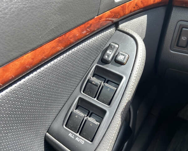 Тойота Авенсис, объемом двигателя 2.2 л и пробегом 225 тыс. км за 6600 $, фото 5 на Automoto.ua