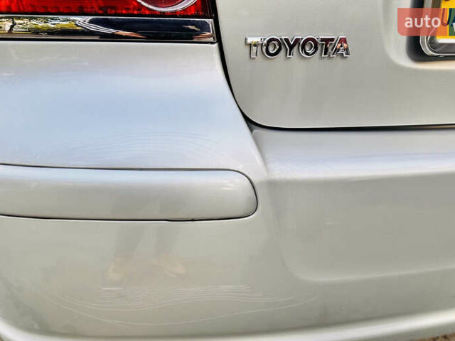 Тойота Авенсис, объемом двигателя 2 л и пробегом 71 тыс. км за 13500 $, фото 4 на Automoto.ua