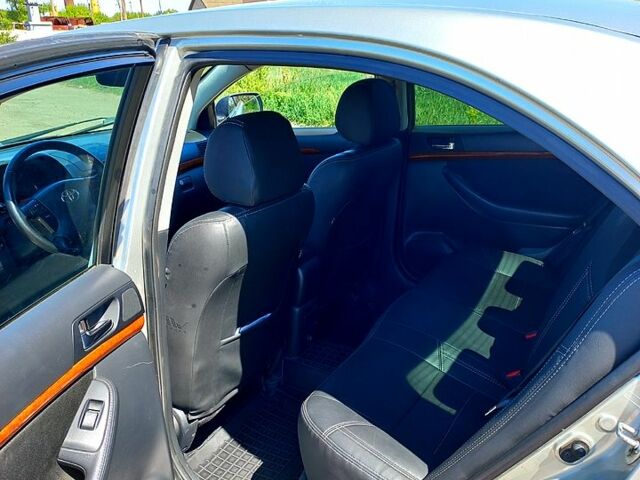 Тойота Авенсіс, об'ємом двигуна 1.8 л та пробігом 220 тис. км за 6800 $, фото 4 на Automoto.ua
