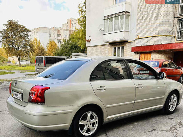 Тойота Авенсис, объемом двигателя 2 л и пробегом 71 тыс. км за 13500 $, фото 2 на Automoto.ua