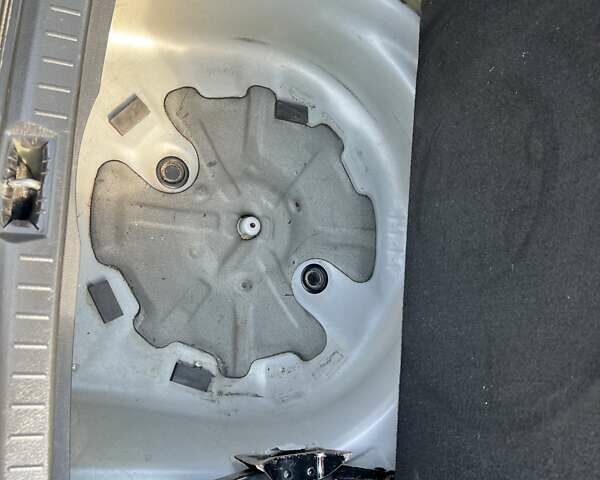 Тойота Авенсис, объемом двигателя 2.23 л и пробегом 270 тыс. км за 6800 $, фото 22 на Automoto.ua