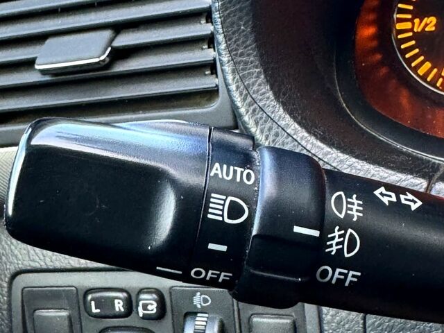 Тойота Авенсис, объемом двигателя 1.8 л и пробегом 248 тыс. км за 6950 $, фото 13 на Automoto.ua