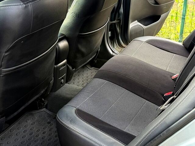 Тойота Авенсис, объемом двигателя 1.8 л и пробегом 248 тыс. км за 7150 $, фото 4 на Automoto.ua