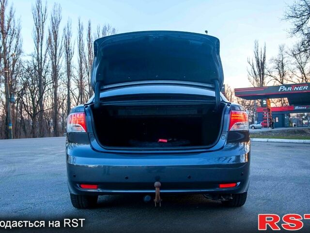 Тойота Авенсіс, об'ємом двигуна 1.8 л та пробігом 210 тис. км за 9200 $, фото 6 на Automoto.ua