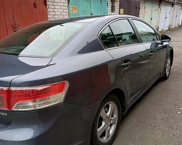 Тойота Авенсис, объемом двигателя 1.8 л и пробегом 201 тыс. км за 7500 $, фото 2 на Automoto.ua