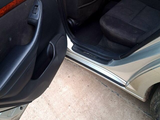 Тойота Авенсис, объемом двигателя 2.2 л и пробегом 340 тыс. км за 4800 $, фото 4 на Automoto.ua