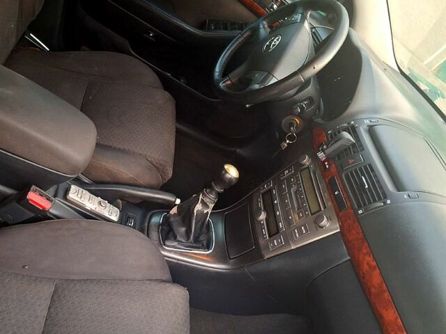 Тойота Авенсис, объемом двигателя 2.2 л и пробегом 340 тыс. км за 4800 $, фото 5 на Automoto.ua