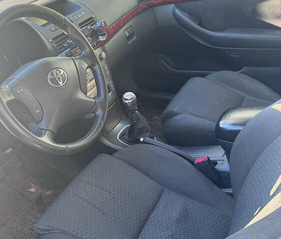 Тойота Авенсис, объемом двигателя 2.2 л и пробегом 350 тыс. км за 5900 $, фото 2 на Automoto.ua