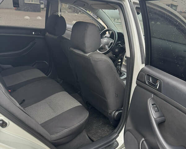 Тойота Авенсис, объемом двигателя 2.2 л и пробегом 250 тыс. км за 5600 $, фото 10 на Automoto.ua