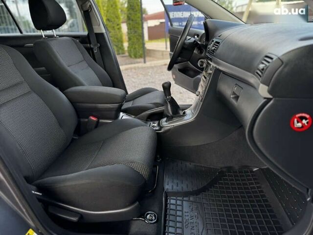 Тойота Авенсис, объемом двигателя 1.8 л и пробегом 219 тыс. км за 7000 $, фото 29 на Automoto.ua