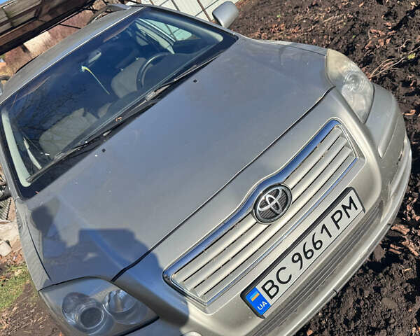 Тойота Авенсис, объемом двигателя 2.2 л и пробегом 350 тыс. км за 5900 $, фото 1 на Automoto.ua