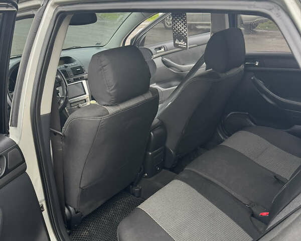 Тойота Авенсис, объемом двигателя 2.2 л и пробегом 250 тыс. км за 5600 $, фото 13 на Automoto.ua