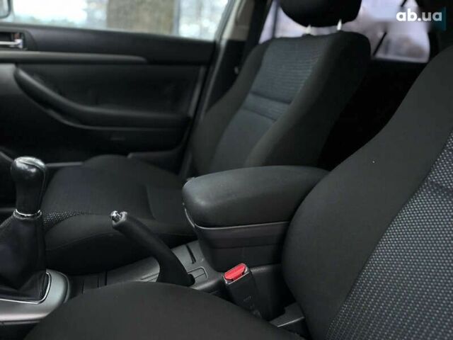 Тойота Авенсис, объемом двигателя 2 л и пробегом 264 тыс. км за 7500 $, фото 29 на Automoto.ua