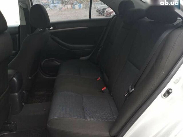 Тойота Авенсіс, об'ємом двигуна 0 л та пробігом 192 тис. км за 7900 $, фото 19 на Automoto.ua