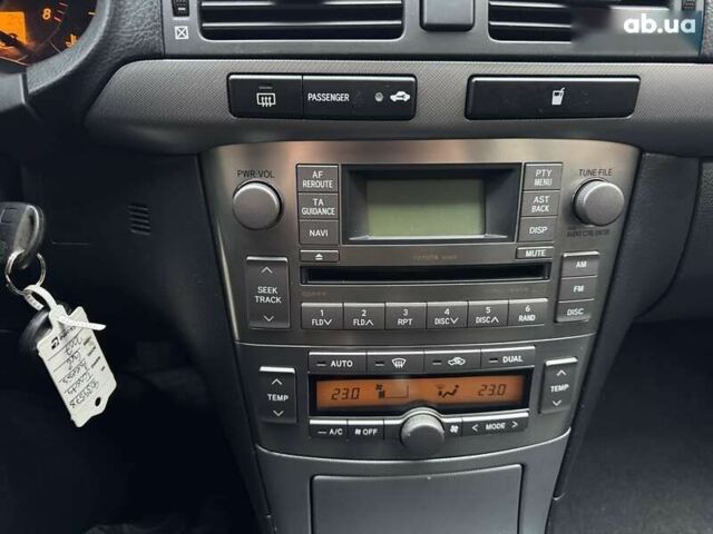 Тойота Авенсис, объемом двигателя 1.8 л и пробегом 229 тыс. км за 6500 $, фото 26 на Automoto.ua