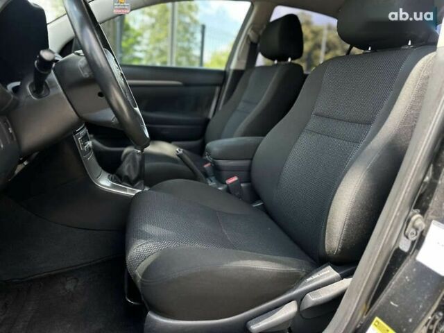 Тойота Авенсис, объемом двигателя 2 л и пробегом 264 тыс. км за 7500 $, фото 27 на Automoto.ua