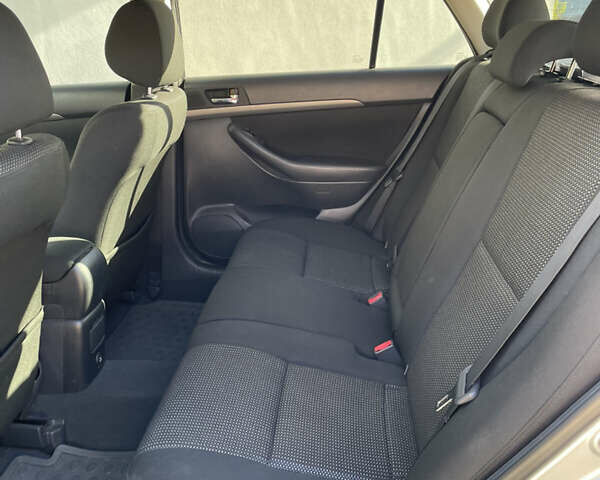 Тойота Авенсис, объемом двигателя 2.2 л и пробегом 268 тыс. км за 7600 $, фото 33 на Automoto.ua