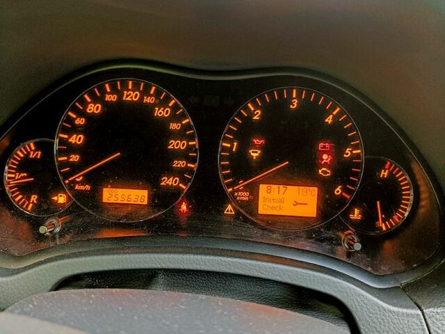 Тойота Авенсіс, об'ємом двигуна 2.2 л та пробігом 255 тис. км за 6000 $, фото 4 на Automoto.ua