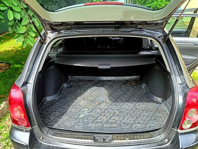 Тойота Авенсіс, об'ємом двигуна 2.2 л та пробігом 255 тис. км за 6000 $, фото 3 на Automoto.ua