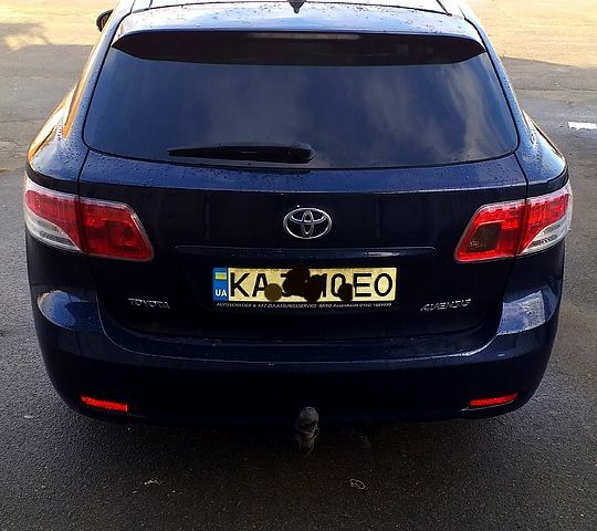 Тойота Авенсис, объемом двигателя 2.2 л и пробегом 260 тыс. км за 8800 $, фото 3 на Automoto.ua