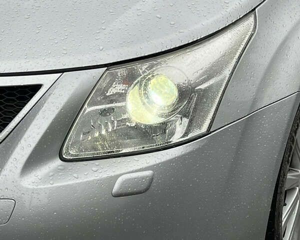 Тойота Авенсис, объемом двигателя 2.2 л и пробегом 210 тыс. км за 9200 $, фото 4 на Automoto.ua