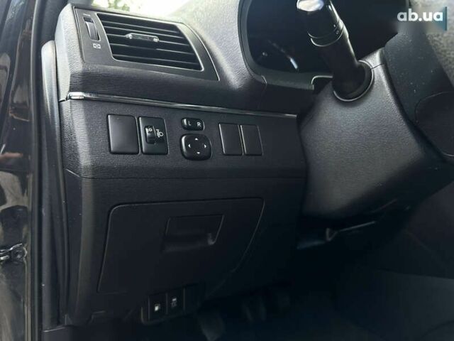 Тойота Авенсис, объемом двигателя 1.6 л и пробегом 272 тыс. км за 8500 $, фото 27 на Automoto.ua