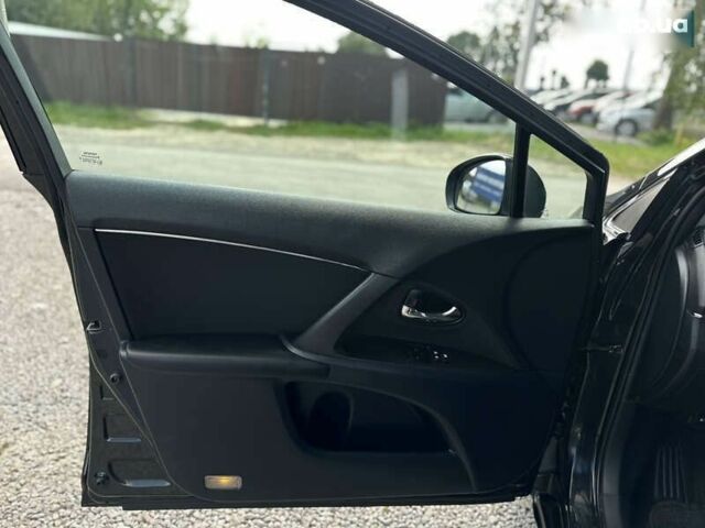 Тойота Авенсис, объемом двигателя 1.6 л и пробегом 272 тыс. км за 8500 $, фото 22 на Automoto.ua