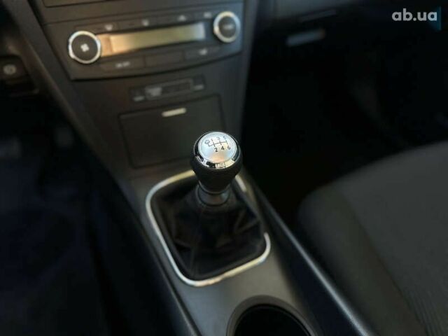 Тойота Авенсис, объемом двигателя 1.6 л и пробегом 272 тыс. км за 8500 $, фото 27 на Automoto.ua