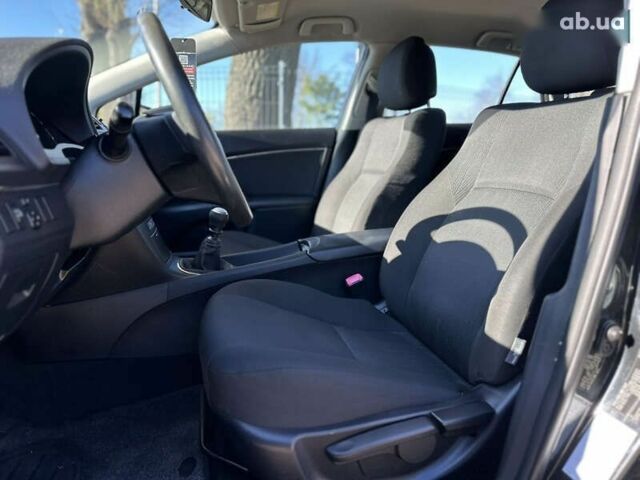 Тойота Авенсис, объемом двигателя 1.6 л и пробегом 272 тыс. км за 8500 $, фото 21 на Automoto.ua