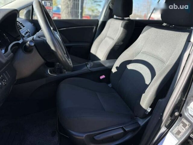 Тойота Авенсис, объемом двигателя 1.6 л и пробегом 272 тыс. км за 8500 $, фото 22 на Automoto.ua