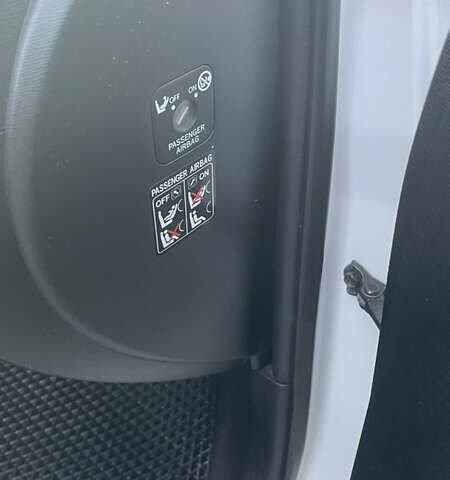 Тойота Авенсіс, об'ємом двигуна 2.23 л та пробігом 302 тис. км за 7700 $, фото 40 на Automoto.ua