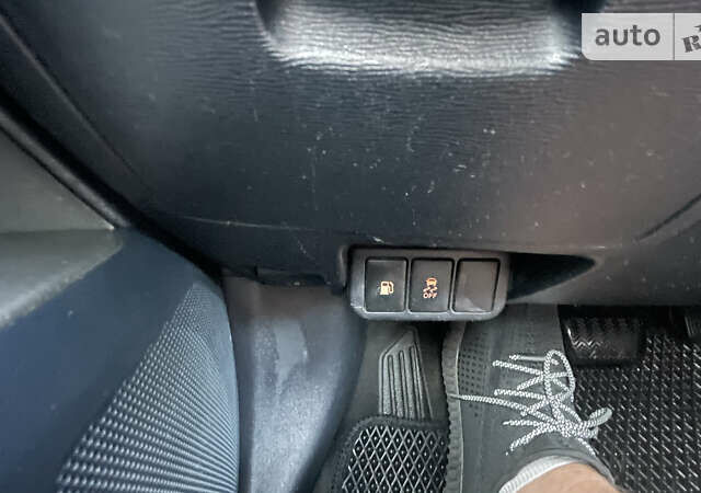 Тойота Авенсіс, об'ємом двигуна 2.23 л та пробігом 302 тис. км за 7700 $, фото 65 на Automoto.ua