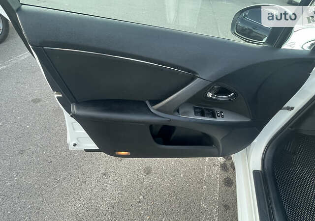 Тойота Авенсіс, об'ємом двигуна 2.23 л та пробігом 302 тис. км за 7700 $, фото 64 на Automoto.ua