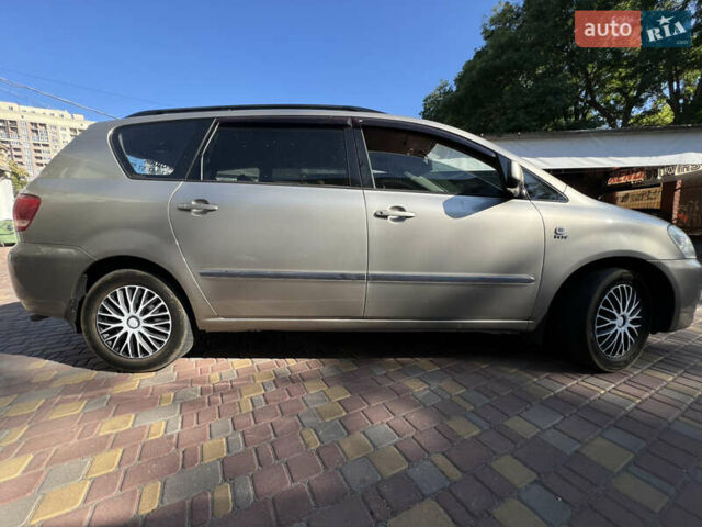 Жовтий Тойота Авенсіс, об'ємом двигуна 2 л та пробігом 305 тис. км за 6300 $, фото 5 на Automoto.ua