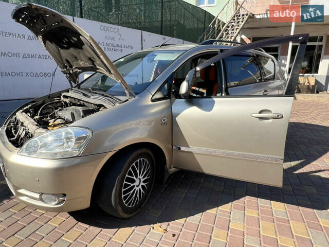 Жовтий Тойота Авенсіс, об'ємом двигуна 2 л та пробігом 305 тис. км за 6300 $, фото 2 на Automoto.ua