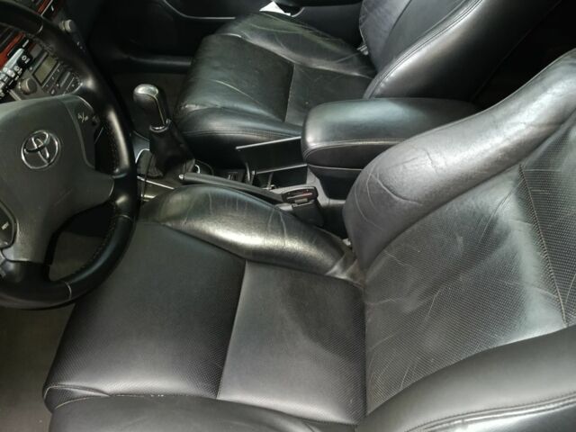 Серый Тойота Авенсис, объемом двигателя 2 л и пробегом 470 тыс. км за 5000 $, фото 2 на Automoto.ua