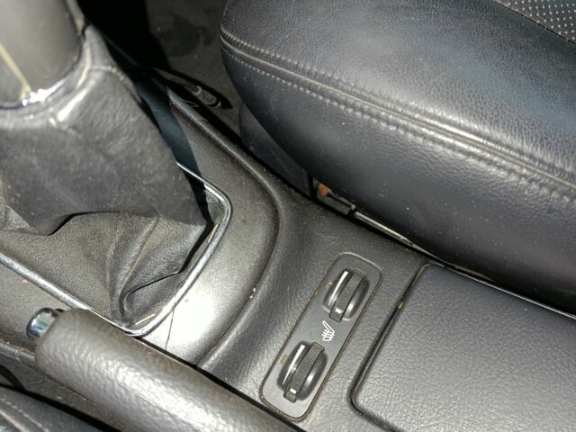 Серый Тойота Авенсис, объемом двигателя 2 л и пробегом 470 тыс. км за 5000 $, фото 6 на Automoto.ua